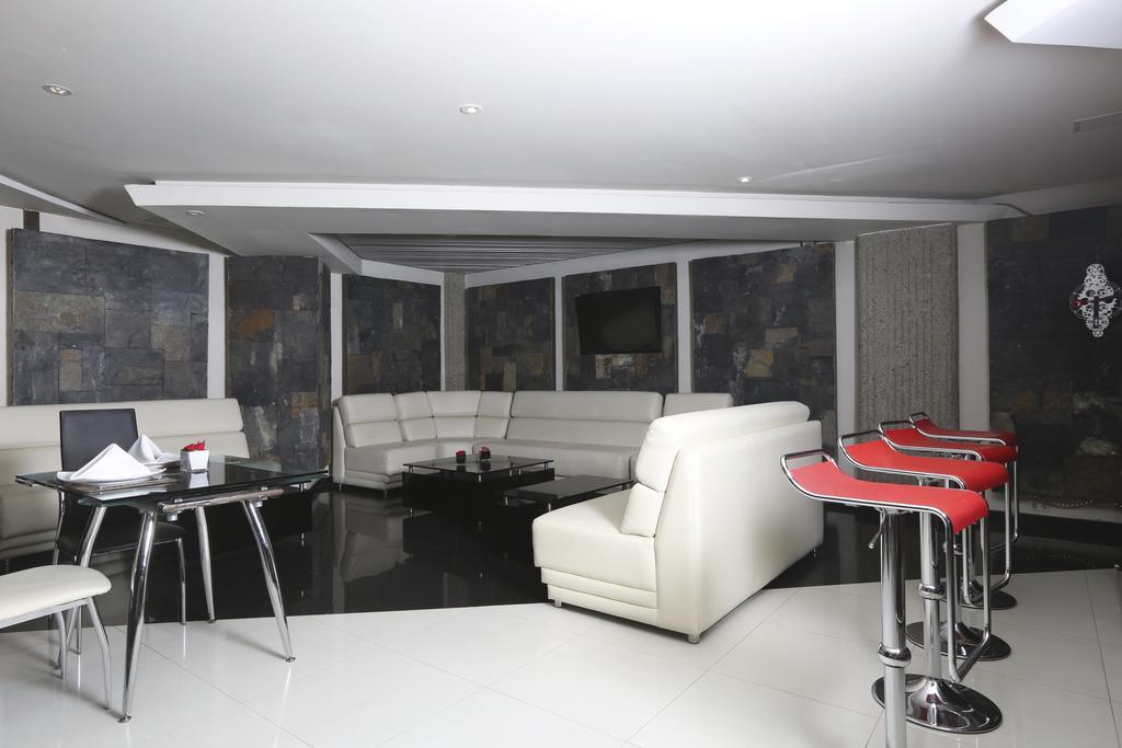 Hotel Suites 108 Богота Екстериор снимка